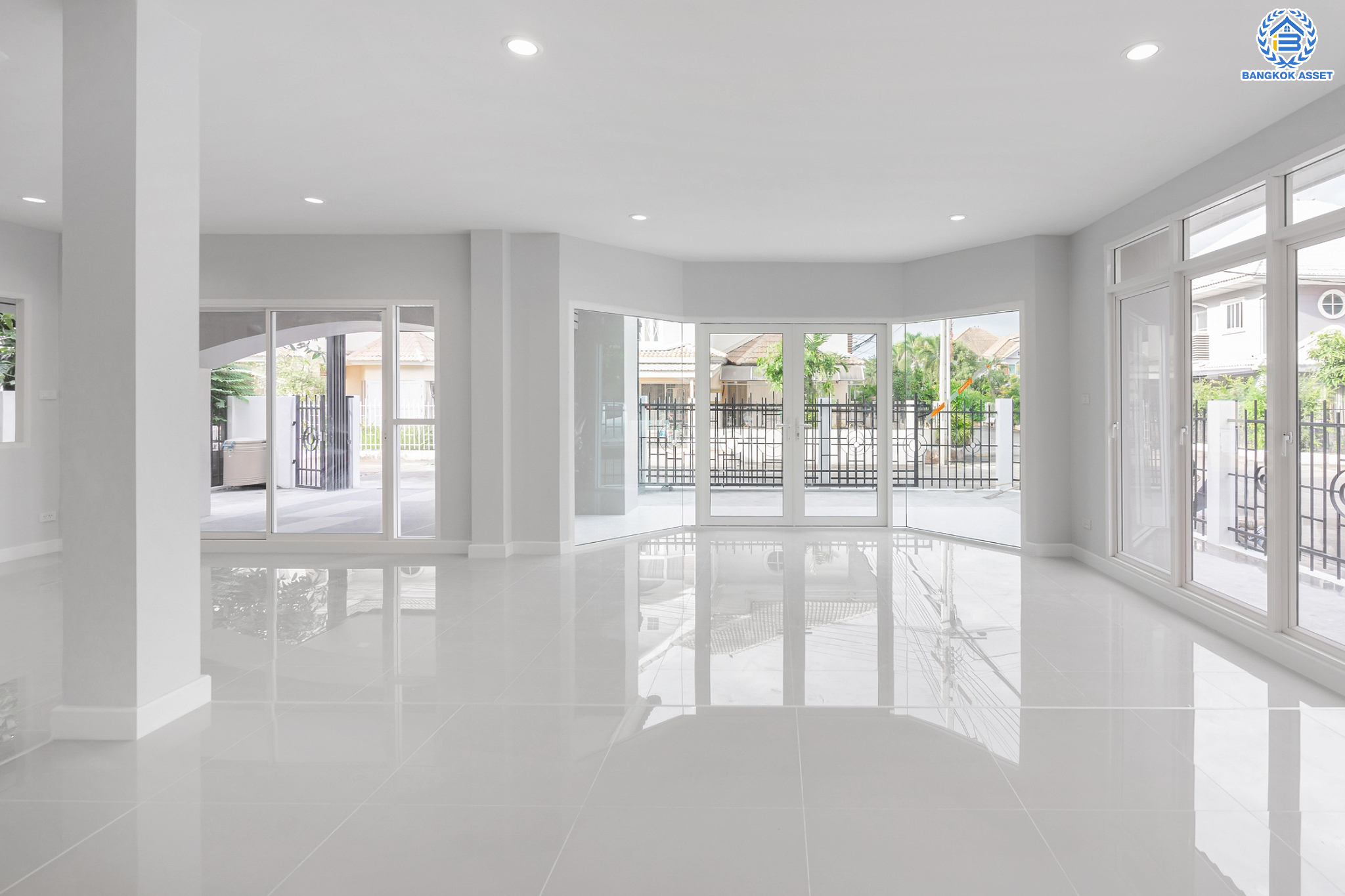 บ้านมือสองตกแต่งใหม่ ม.รัชชา2 บางใหญ่ บ้านเดี่ยว หลังมุม เนื้อที่ 59 ตร.ว. ฟังก์ชัน 4 ห้องนอน 3 ห้องน้ำ จอดรถได้ 2 คัน บนทำเลเชื่อมต่อถ.กาญจนาภิเษก ใกล้เซ็นทรัลเวสต์เกต ทางด่วน "กาญจนาภิเษก" และรถไฟฟ้าสายสีม่วง "สถานีตลาดบางใหญ่"